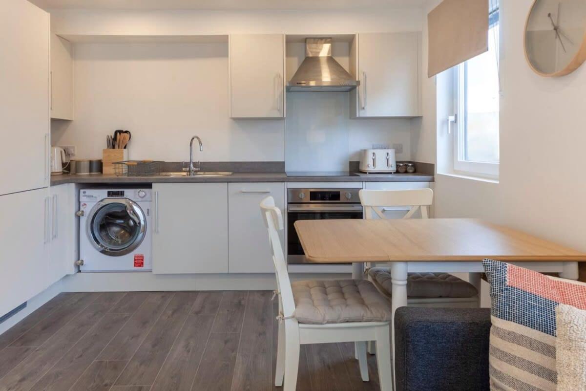 Contemporary 1 Bedroom Apartment In Ashford Ashford  Exterior foto